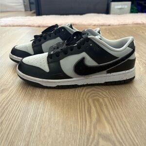 Nike Dunks w Carpet logo